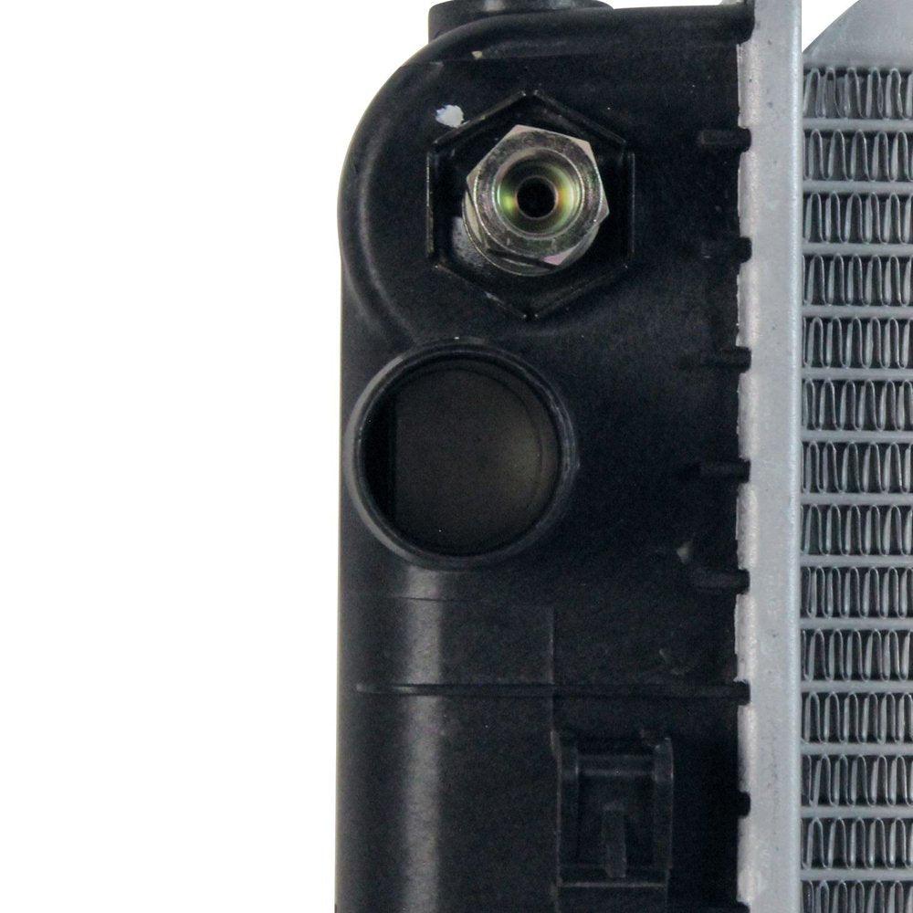 2039 for Oldsmobile/Chevrolet 1-Row Plastic Aluminum Replacement Radiator Fits 2001 Chevrolet Cavalier