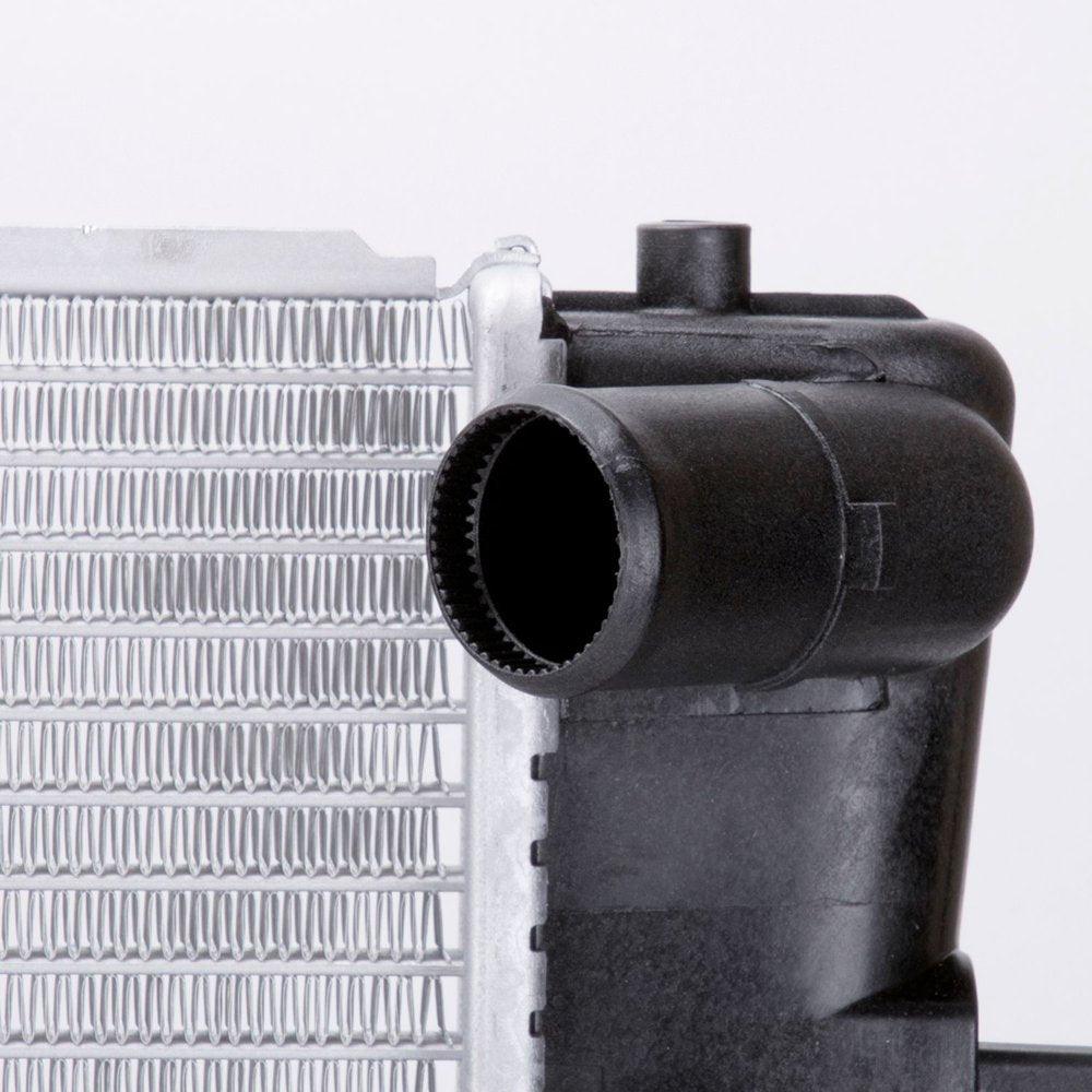 13070 Plastic/Aluminum Radiator for 2005-2009 Hyundai Tucson HY3010152