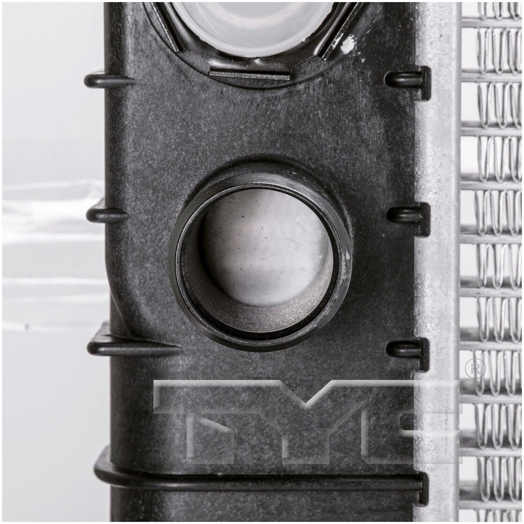 TYC Radiator for Astro, Safari 2003