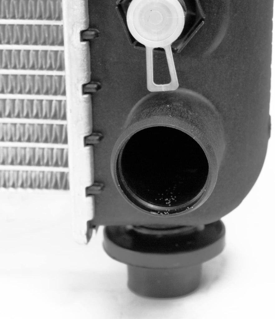 2423 Radiator Compatible with 1999-2007 Chevrolet Silverado