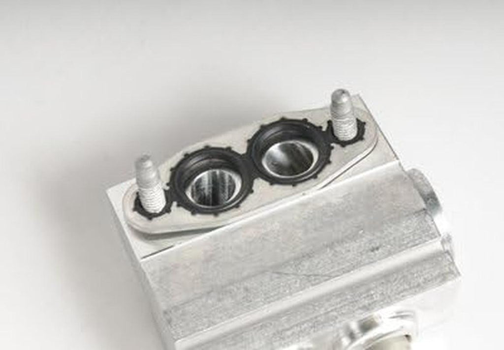 GM Genuine Parts 15848590 Engine Oil Cooler Inlet and Outlet Hose Kit