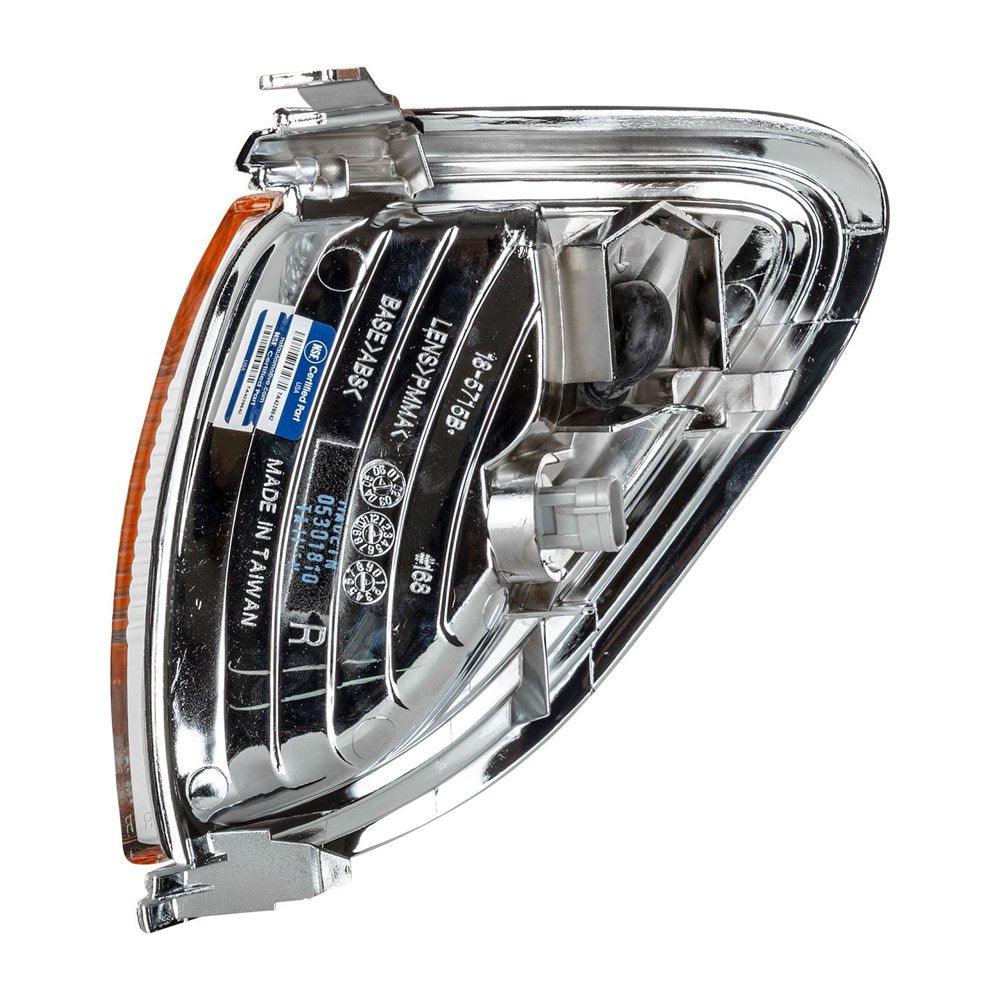 18-5715-90-1 Right Parking Light for 2001-2004 Toyota Tacoma TO2521161