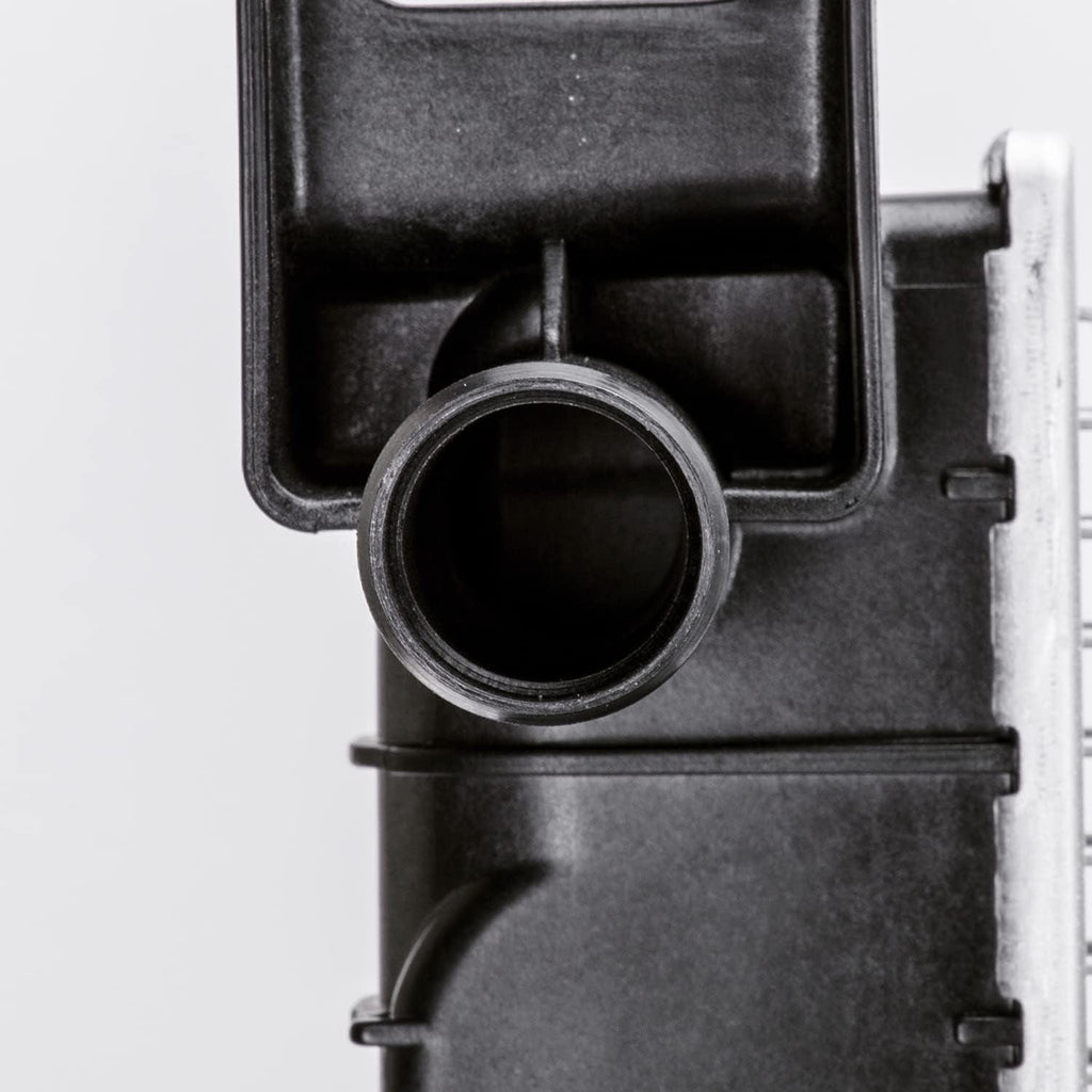 2334 Radiator Compatible with 1999-2007 Chevrolet Silverado