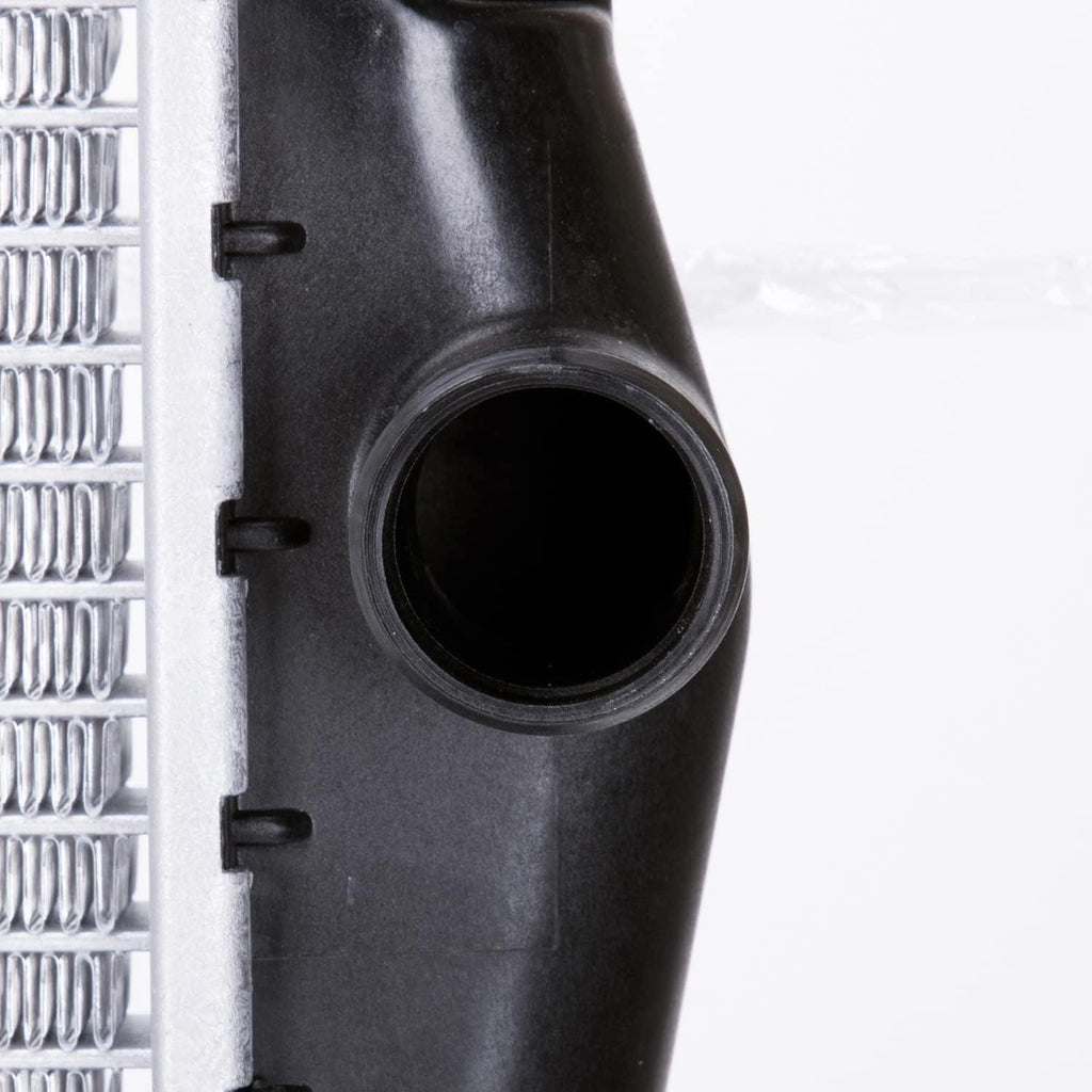 2518 Compatible with Chevrolet/Pontiac 1-Row Plastic Aluminum Replacement Radiator