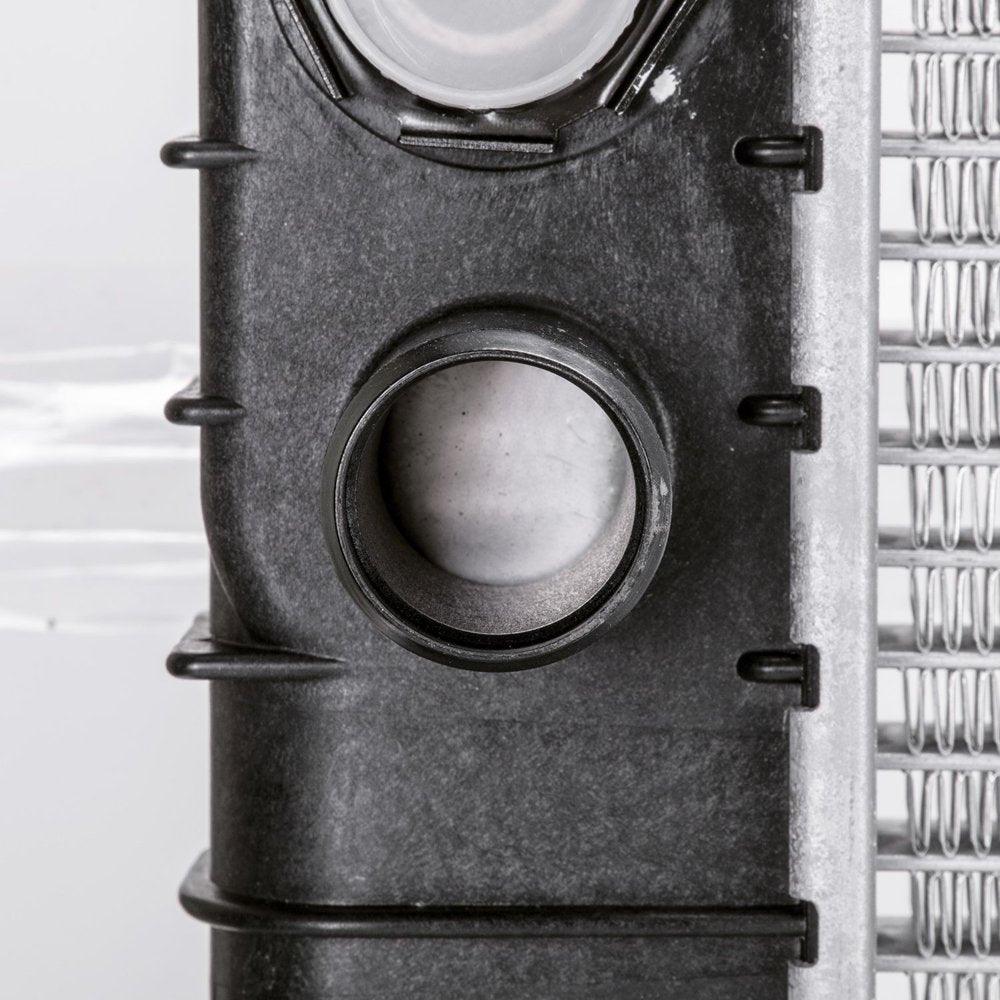 2003 Radiator Assembly for 96-05 Chevrolet GMC Astro Safari